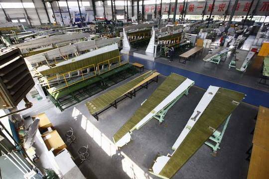 تعزيز مصنع الطائرات التجارية في شنغهاي: غلاف فولاذي