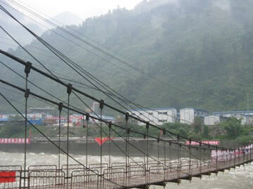 إعادة تأهيل الجسور ضد الزلازل باستخدام البوليمر المقوى بألياف الكربون