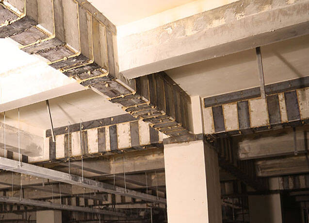 ربط ألواح الصلب مع لاصق الهيكلي